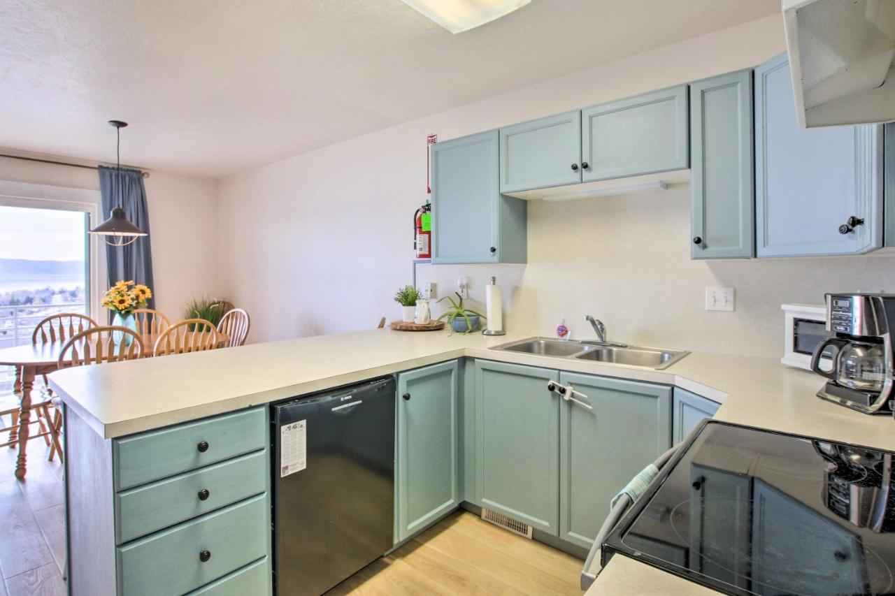 Spacious Garden City Townhome With Lake Views! Exteriör bild
